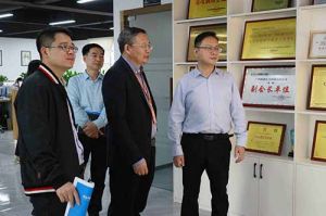 热烈欢迎市政府秘书长林兢一行莅临热博官方网站_热博(中国)股份有限公司集团广西公司考察指导